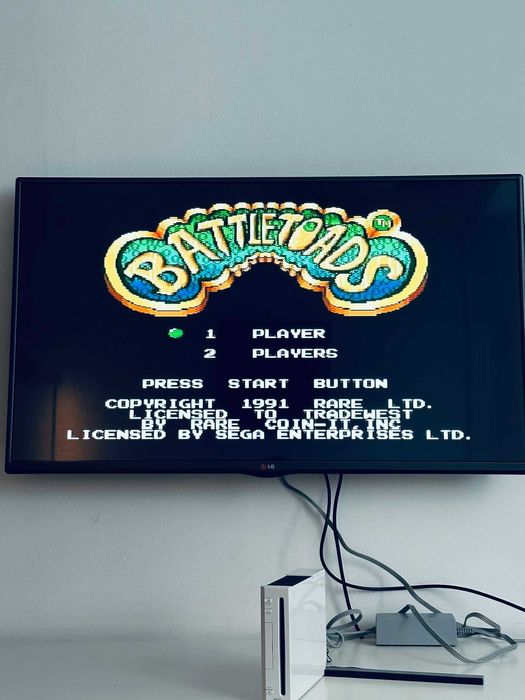 Пълен комплект Nintendo Wii с 3000+ инсталирани игри ПЕРФЕКТНО