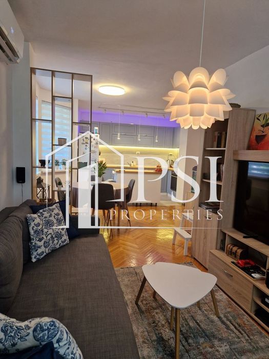 Продава се Четиристаен апартамент в Пловдив, Каменица 2 - 106 кв.м за 1883 €/кв.м - Снимка #1