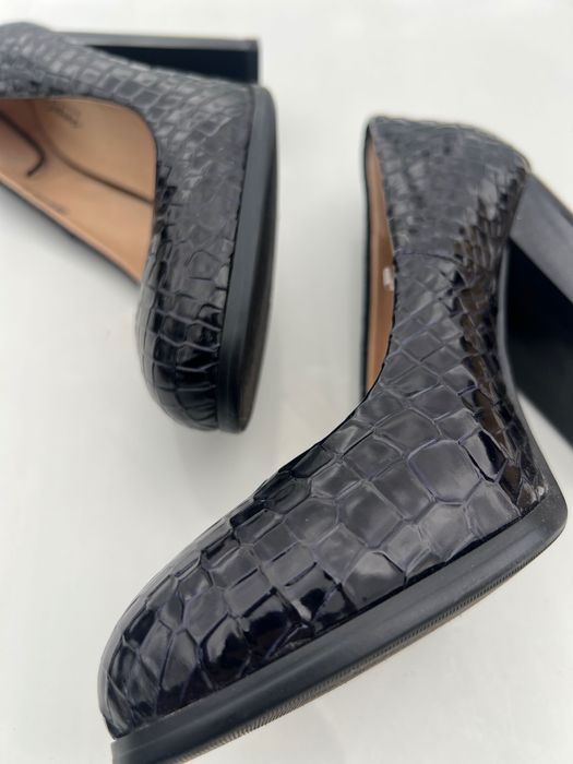 Дамски обувки на висок ток