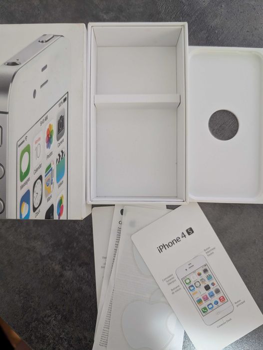 Коробка от iPhone 4S
