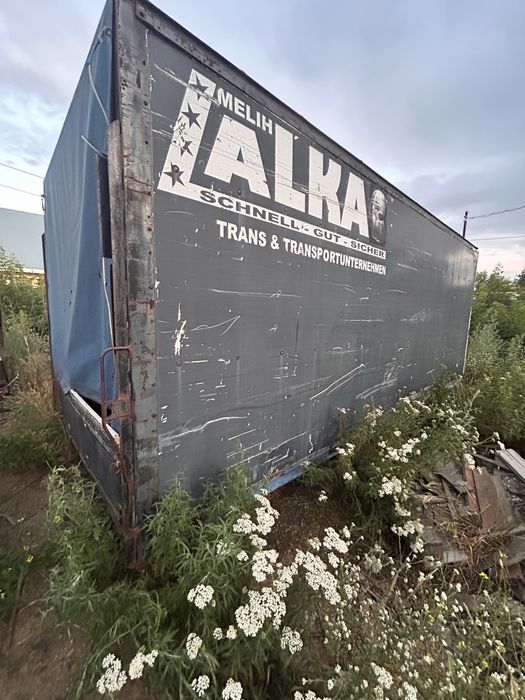 Продам грузовую будку