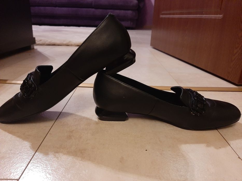 Încălțăminte din piele