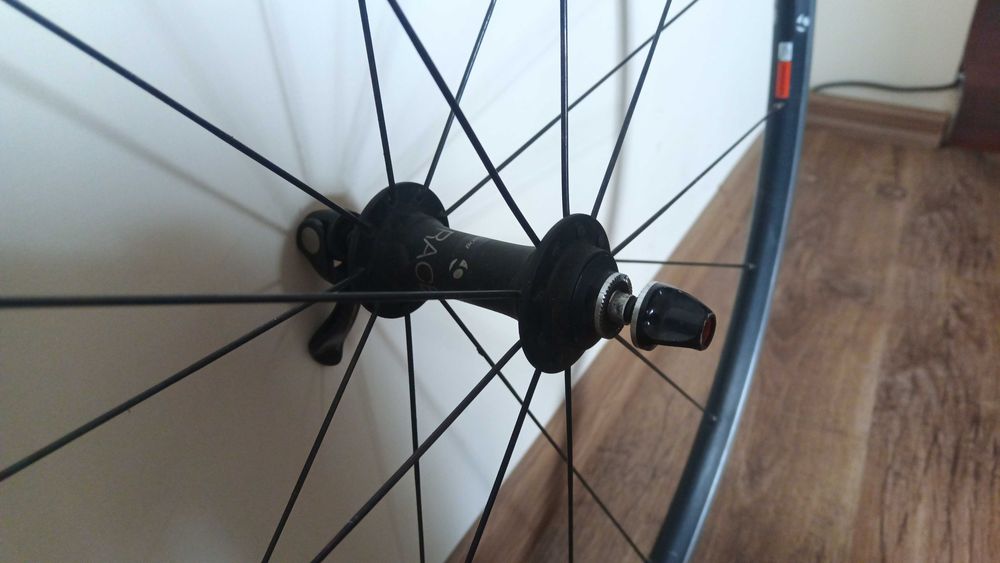 Roata cursiera Bontrager Race TLR 700cc
