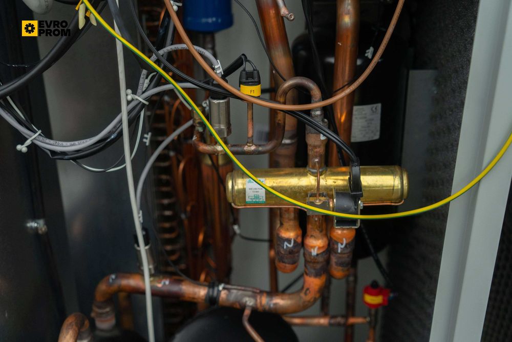 Chiller/Pompă de căldură CLIMAVENETA I-BX-N 025T – 24.7 kW răcire / 26.1 kW încălzire | air cooled chiller for sale