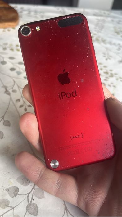 Vand iPod Touch 5 Red 32gb