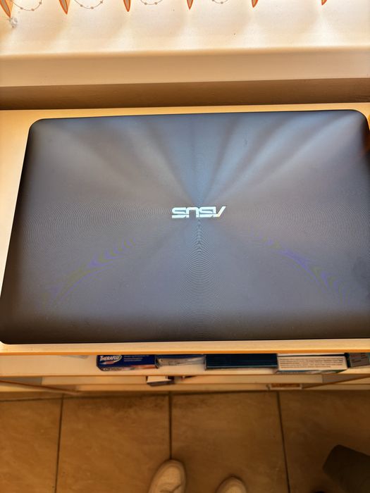 Продавам Лаптоп Asus 15 inch-като Нов!
