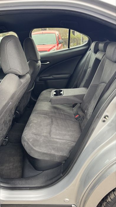 Lexus UX 250h Hybrid , 18500€ cu TVA, Rate