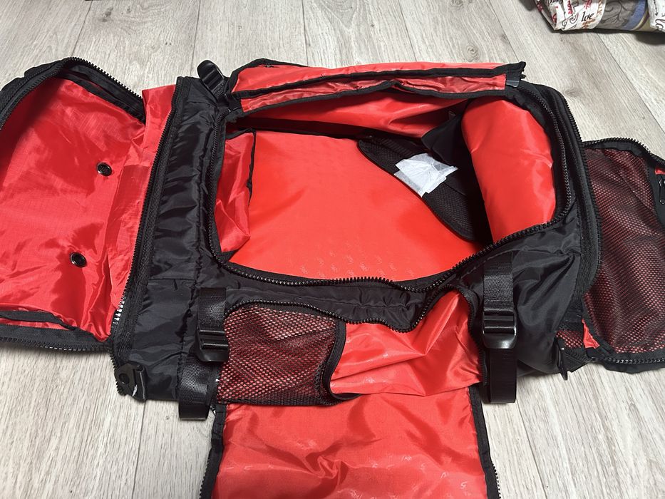 Сумка-рюкзак UFC-VENUM