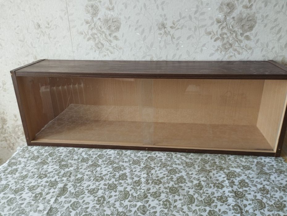 Полка для книг советская