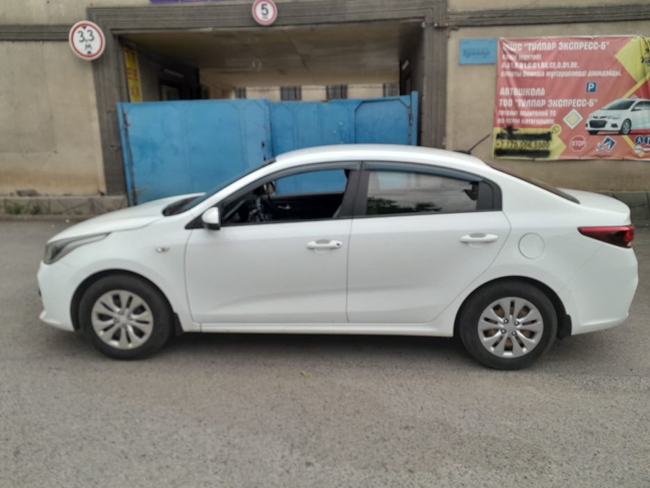 Продам Кia rio 2019 год