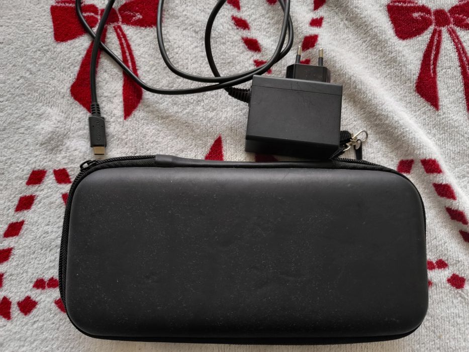 Nintendo switch с игри и аксесоари