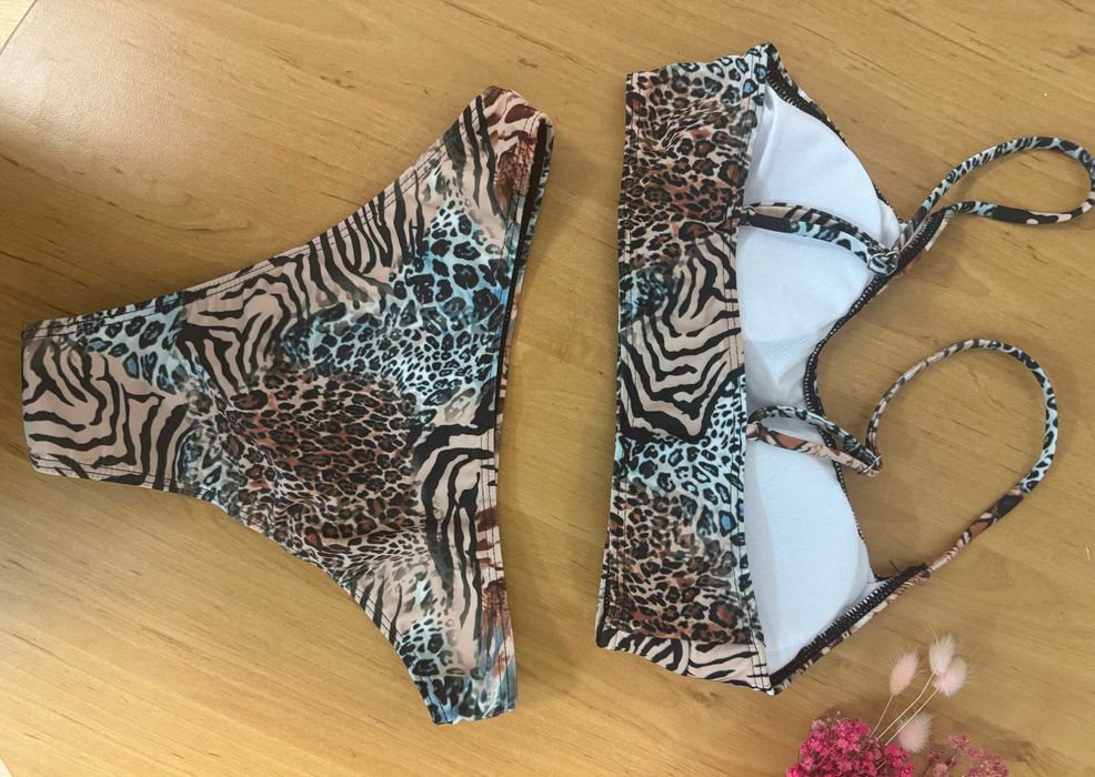 Бански  от две части в абстрактен принт