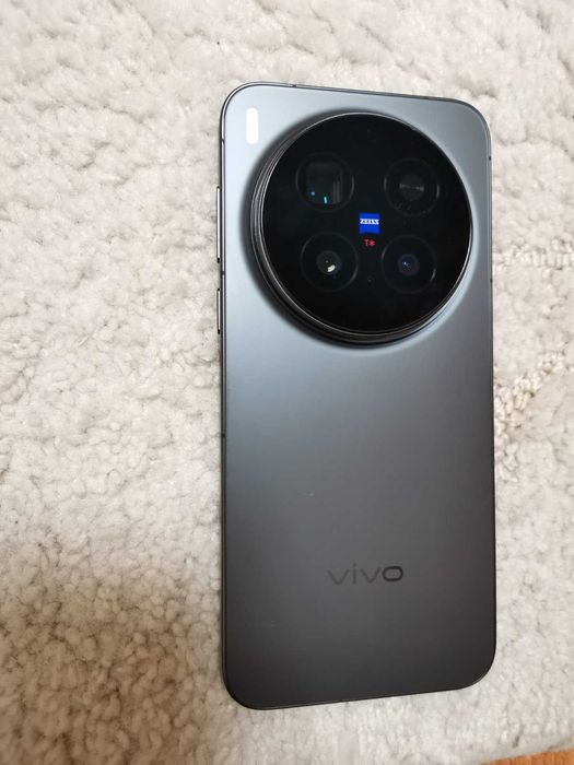 vivo X300 Pro - чисто нов
