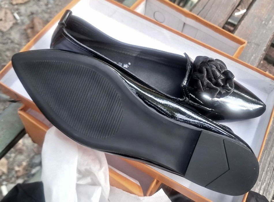 Продам женские балетки