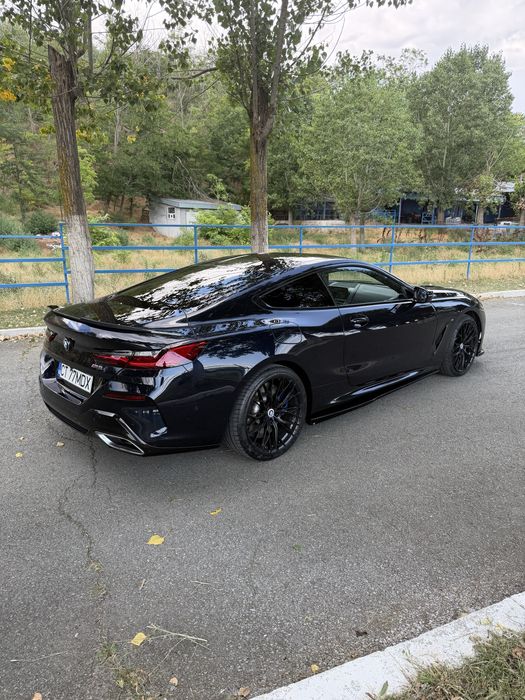 BMW M850i 2022 .