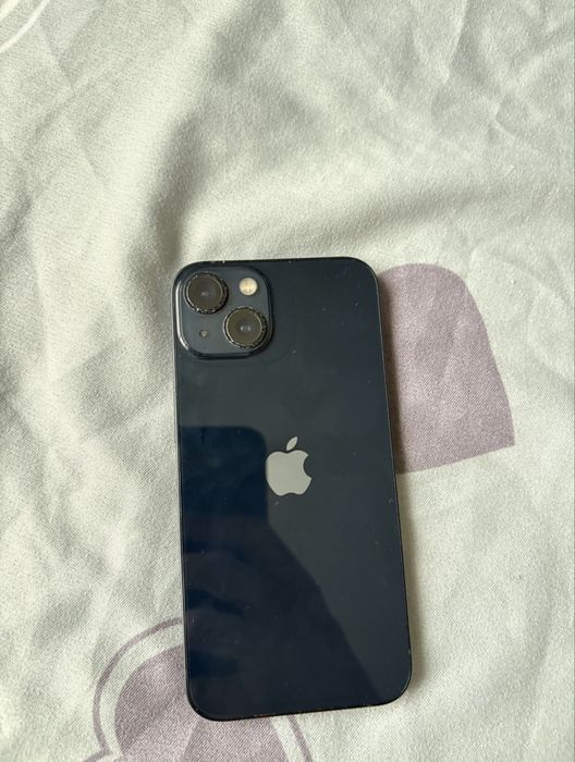 Vand iphone 13 simplu
