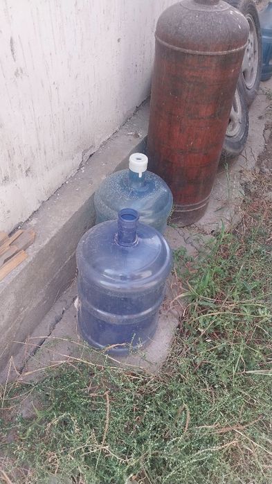 Продам бутылки для воды