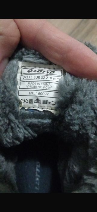 Vind doua perechi ghete copii