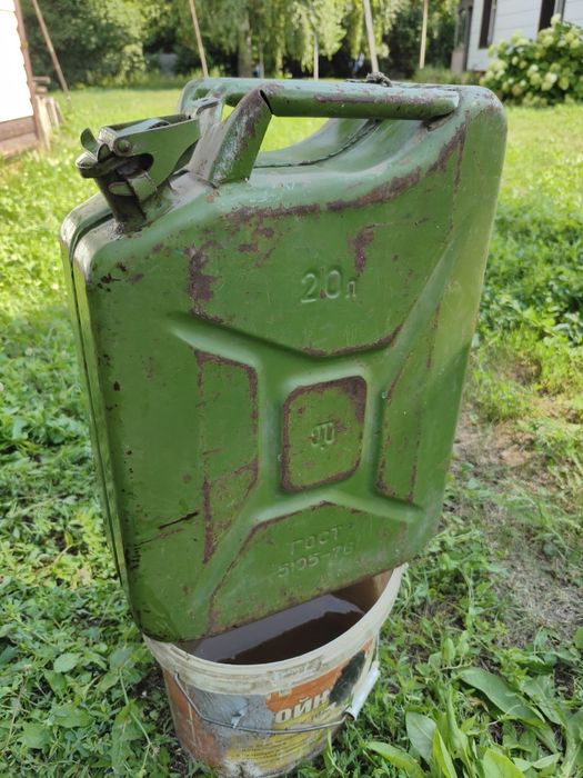Канистры за 3000