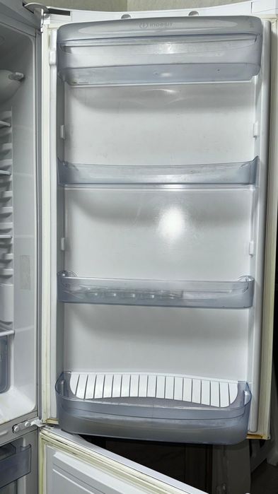 Холодильник в хорошем состоянии