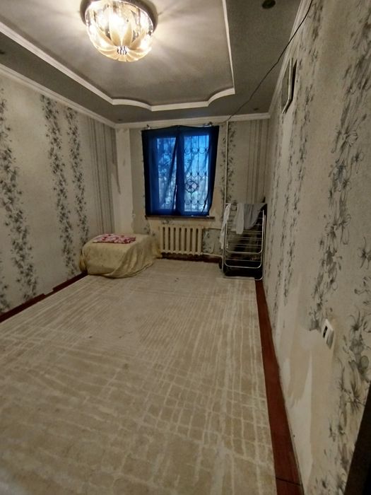 Продаётся ЭКО базар Феруза(ваенка) 3/3/5 Кирпичь балкон 2*6+ГАРАЖ