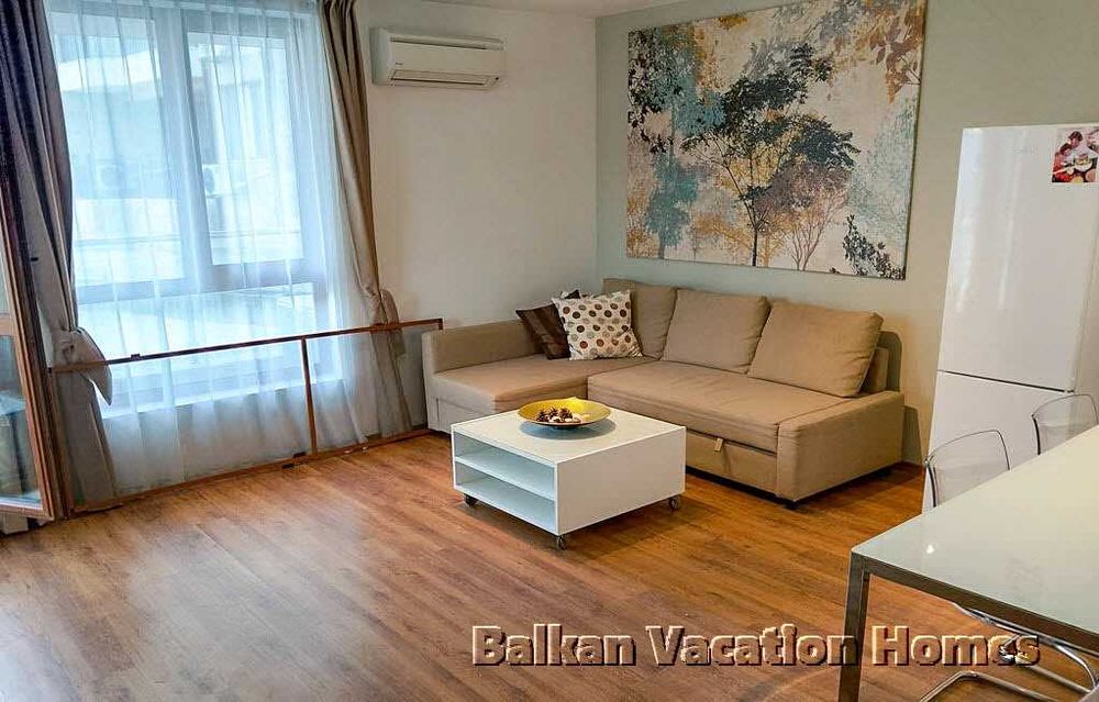 Стилен двустаен апартамент на брега на морето в Бяла