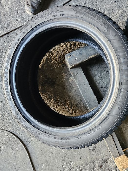 4 anvelope iarna 225 45 17 Goodyear