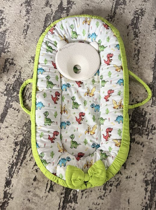 Гнездо за бебе лукс - динозаври със зелено
