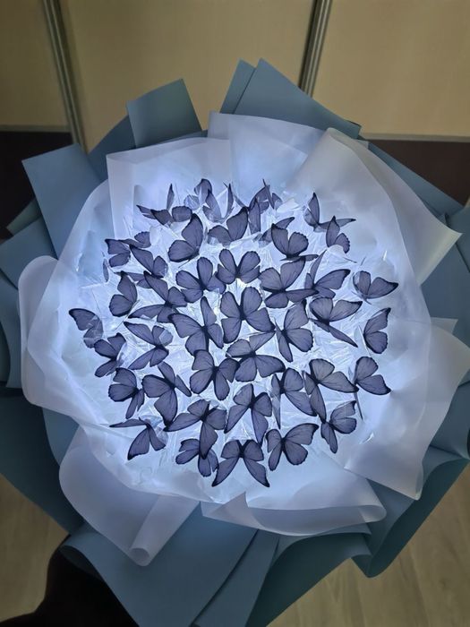 Атласные розы букет