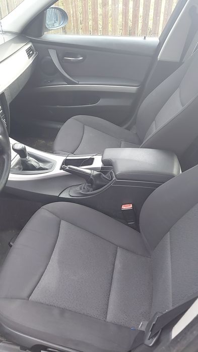 Vând BMW Seria 3 E91  2.0 benzină 318i