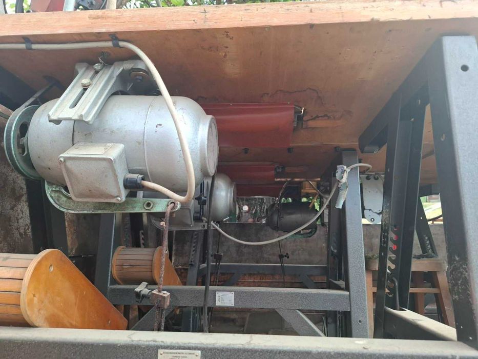 Професионална шевна машина - Права Текстима  Textima