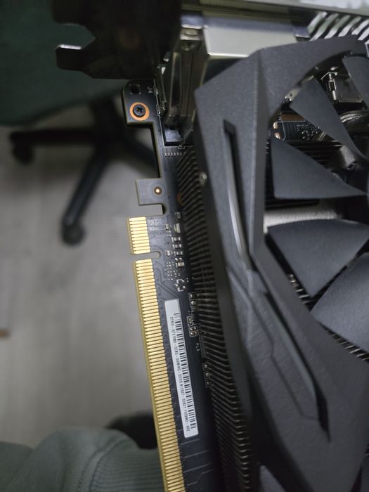 Видеокарта GTX 1080 STRIX