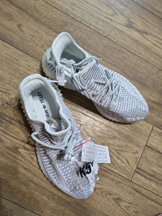 Vând adidas yeezy