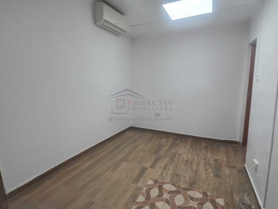 Persoana fizica vand apartament cu 2 camere si dependinte, 56mp, parter, vis a vis de magazinul general Bucuvina