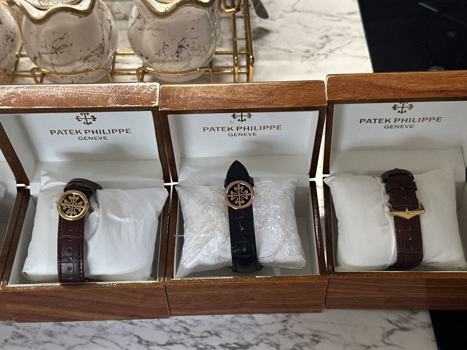 Здр подавам мъжки часовник кварцов механизам