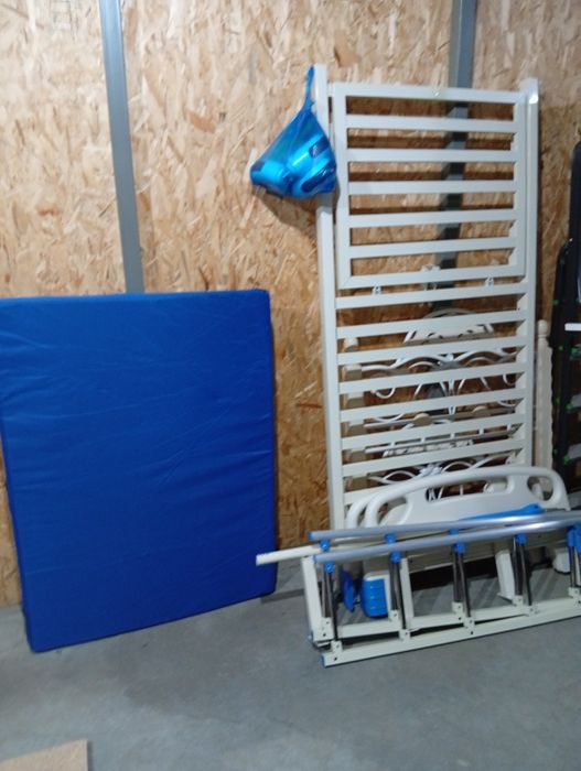 Медицинская кровать