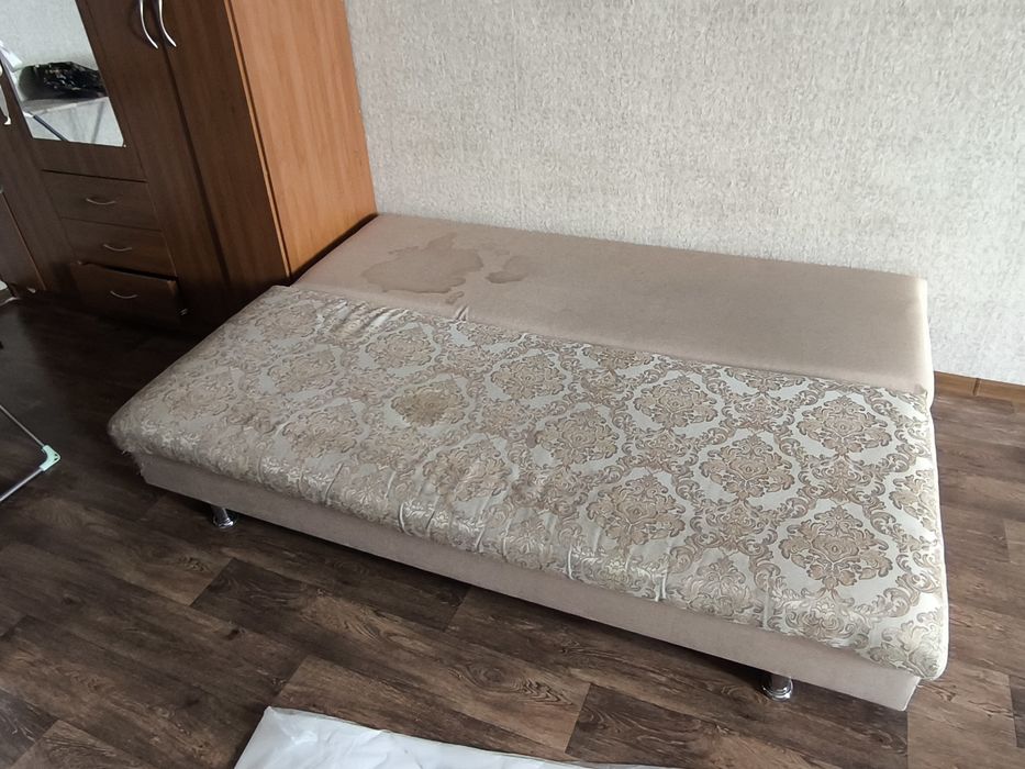 Продам Диван 10000тг(торг)