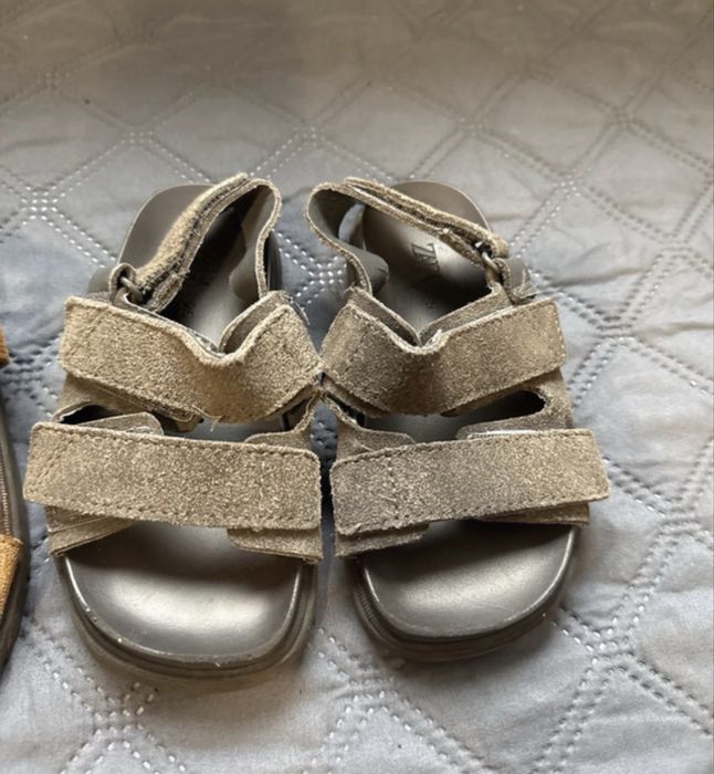 Lot sandale mărimea 25