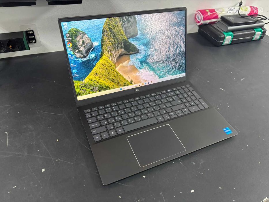 Ноутбук Dell core i5 11gen Работает очень шустро