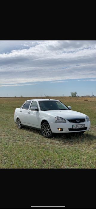 Продам Приору первую