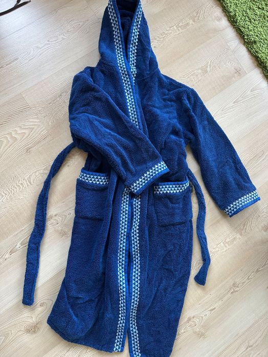 Халат за момче 158см. Високо качество.