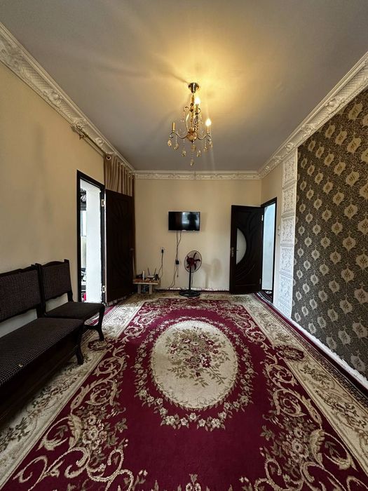 Uy sotiladi 5 qavatli dom 3 etaj qora qamiw 2/4