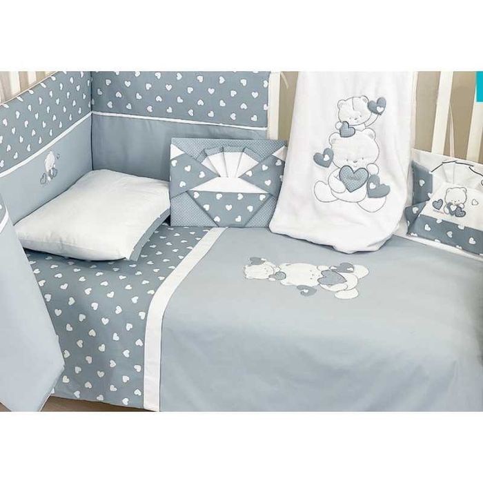 Бебешка стая - легло + шкаф с вана и повивалник + обиколник матрак др.