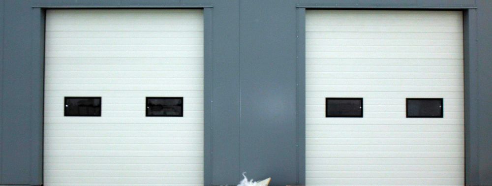 Usa sectionala izolata 2500/2000 cu Automatizare + 2 telecomenzi