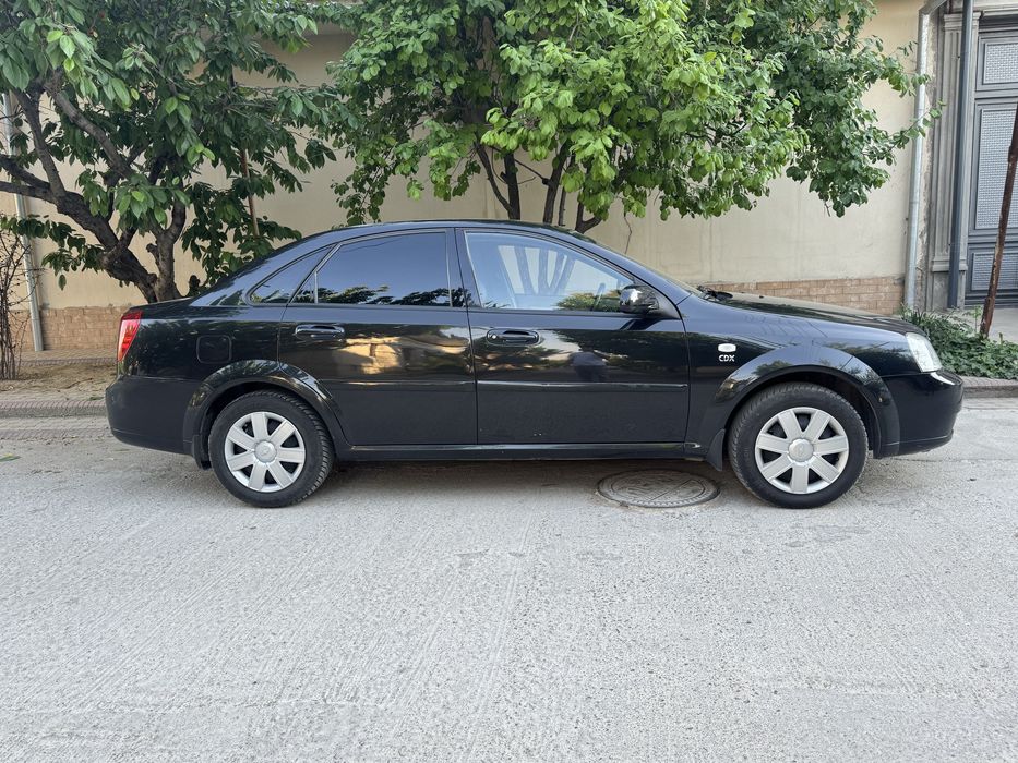 Lacetti sirochniy sotiladi 2012