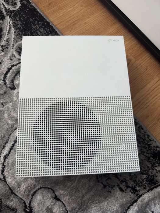 XBOX ONE S 500GB SSD 2 CONTROLLERE