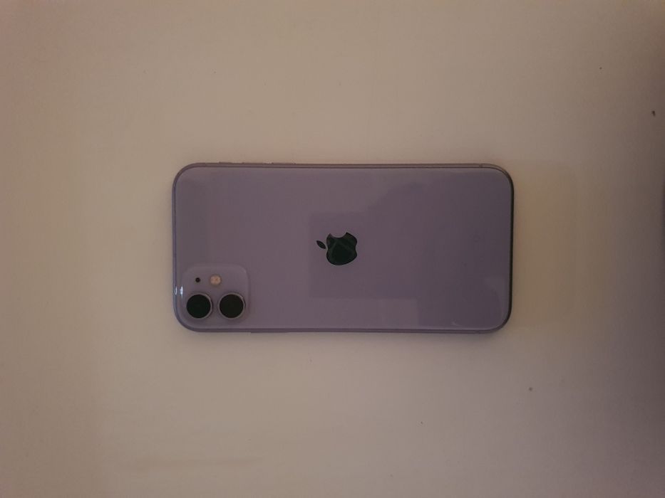 iPhone 11 64gb  .