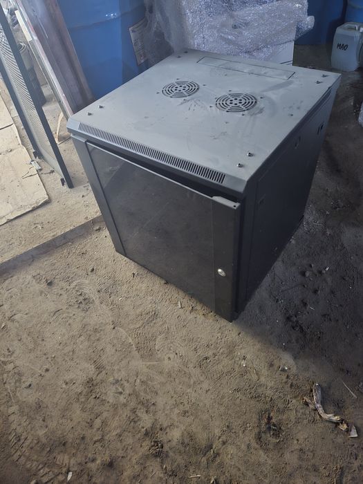 Серверные стойки, шкаф