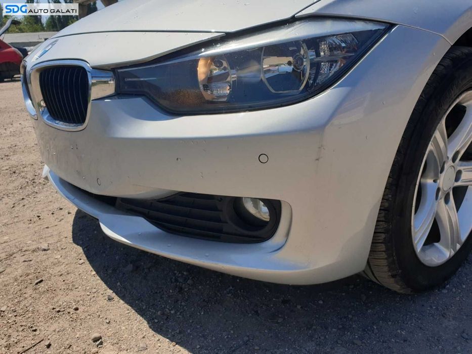 Bara Spoiler Fata cu Locas Senzori Parcare BMW Seria 3 F30 F31 Nonfacelift 2011 - 2015 Culoare Glacier-Silber Metallic A83