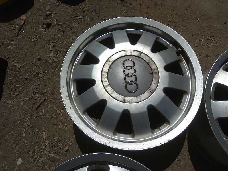 Продам оригинальные легкосплавные диски R15 на Ауди 100